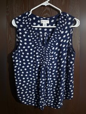 Liz Claiborne Navy and White Polka Dot V-Neck Sleeveless Blouse